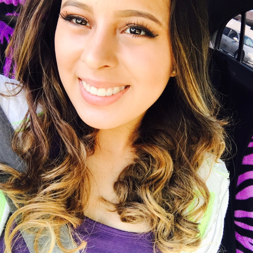 Meet your Posher, Alejandra